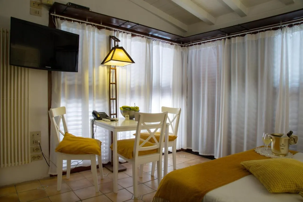 Isoco Guest House Sant'Alessio Siculo 3*,  Italy