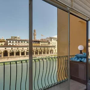 - Ponte Vecchio Balcony Apartment Florence